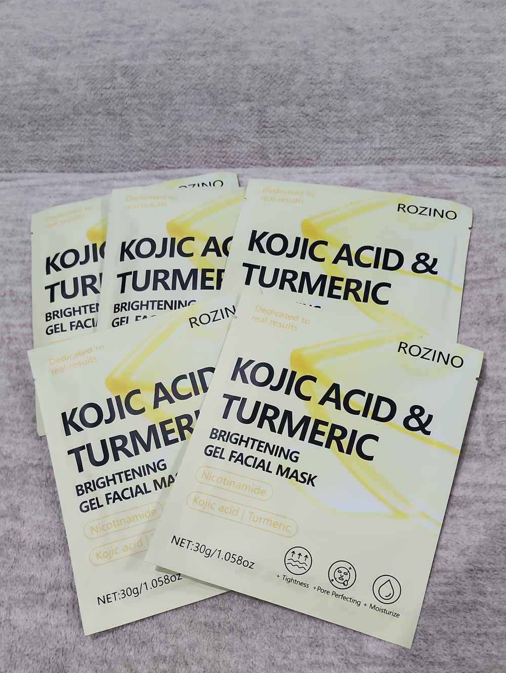 NWT- 5- Kojic Acid & Turmeric Brigjtening Gel Facial Mask